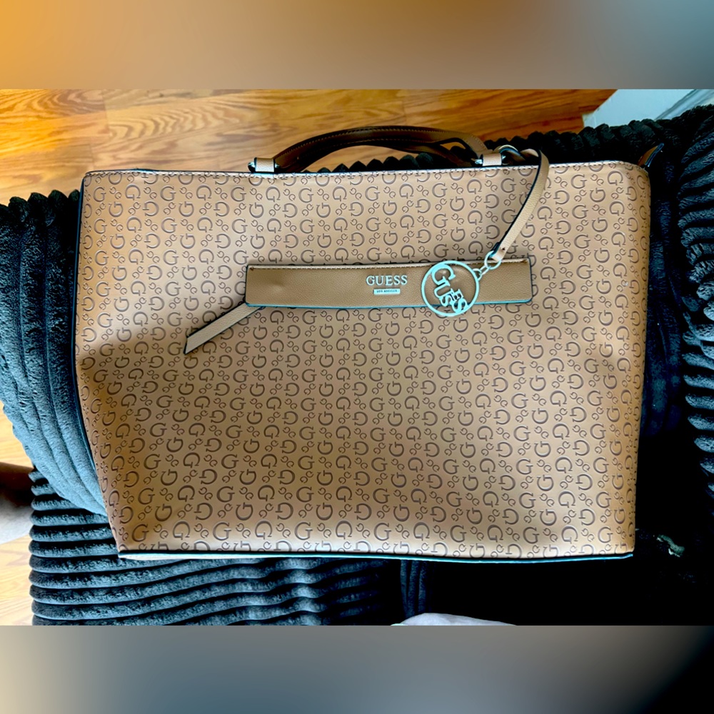 One of my favorite bags but only used it twice, I thinksomeone else will love it